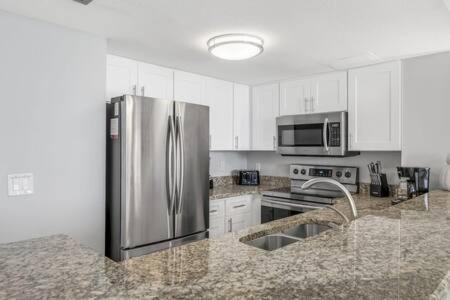 The Oyster By Brightwild-Beachfront Condo Destin Kültér fotó